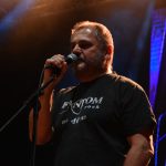 Noc plná světel a cesta do nebe posetá bílými růžemi. Fantom odehrál koncert Pocta Jindrovi