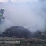 Požár kůlny, stroje, odpadu i strniště. Hasiči vyjížděli ve středu k zásahům napříč krajem