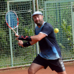 Tomáš Kainráth na Masters využil absence vítěze seriálu