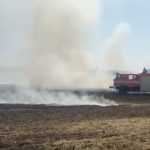 Požár kůlny, stroje, odpadu i strniště. Hasiči vyjížděli ve středu k zásahům napříč krajem