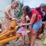 V Žumberku na slavnosti řemesel pomáhal razit dětem pražské groše jako zavedená mincovna. Ruku necítil