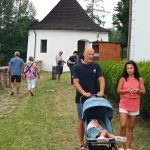 V Žumberku na slavnosti řemesel pomáhal razit dětem pražské groše jako zavedená mincovna. Ruku necítil