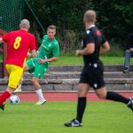 Fotbal: Krumlovská rezerva si otevřela střelnici. Chvalšiny odjely s půltuctem i červenou kartou