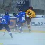 VIDEO: Kohouti zvládli premiéru v Maxa lize skvěle! Obhájci titulu z Jihlavy nasypali v mlhovém oparu šest kousků