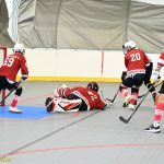 VIDEO: Plánští hokejbalisté zahájili novou sezonu porážkou. Od osmičlenného Olympu schytali bůra