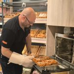 V Měšicích otevřel supermarket COOP TIP. Davy zákazníků už čekaly