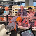 V Měšicích otevřel supermarket COOP TIP. Davy zákazníků už čekaly