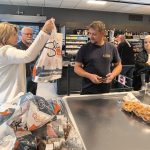 V Měšicích otevřel supermarket COOP TIP. Davy zákazníků už čekaly