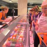 V Měšicích otevřel supermarket COOP TIP. Davy zákazníků už čekaly