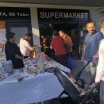 V Měšicích otevřel supermarket COOP TIP. Davy zákazníků už čekaly