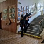 Dva střelci, deset zraněných. V lesnické škole v Písku se konalo taktické cvičení bezpečnostních složek
