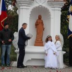 Do kapličky v Plané nad Lužnicí se vrátila socha svaté Barbory