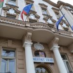Čtenáři volali po dřívějším otevření jindřichohradecké knihovny. Město je vyslyšelo