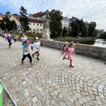 Běhu mezi mosty v Písku se zúčastnil rekordní počet běžců. Bylo jich přes tisíc