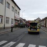 Řidiče za jízdy zradilo zdraví. S autem narazil ve Studené do domu