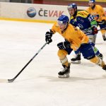 Králové vedení s houževnatým soupeřem nedotáhli, po nájezdech se radoval Hronov