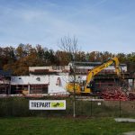 V Českém Krumlově začala demolice vyhořelého bazénu