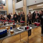 Beer pong plní české hospody, baví hlavně mladé