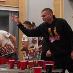 Beer pong plní české hospody, baví hlavně mladé