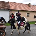 Hubertská jízda přilákala do Zálší čtyřicítku koní a deset spřežení