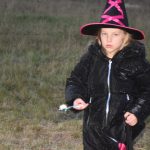 Milevské Strašidýlkování u fotopointu vylákalo rodiče s dětmi nad město