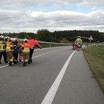 Při nehodě u Týna nad Vltavou se vážně zranili tři lidé. Mladou ženu resuscitovali a transportoval ji vrtulník