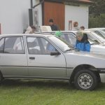 Účastníky třetího srazu milovníků starých vozidel v Olší překvapil obrněný transportér