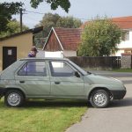 Účastníky třetího srazu milovníků starých vozidel v Olší překvapil obrněný transportér