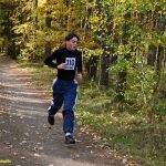 VIDEO: Vítězství na Krosu okolo Soukeníku vybojoval bývalý mistr republiky v maratonu. Mezi ženami vládla Zita Plachá z Tábora