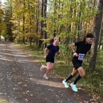 VIDEO: Vítězství na Krosu okolo Soukeníku vybojoval bývalý mistr republiky v maratonu. Mezi ženami vládla Zita Plachá z Tábora