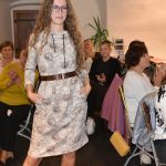 Módní přehlídka v Latinské škole představila barevný styl podzimu