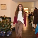 Módní přehlídka v Latinské škole představila barevný styl podzimu