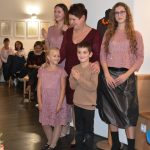 Módní přehlídka v Latinské škole představila barevný styl podzimu