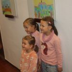 Na výstavě v knihovně v Milevsku představují děti místa, kde žijí