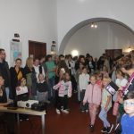 Na výstavě v knihovně v Milevsku představují děti místa, kde žijí