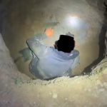 VIDEO: Policisté přistihli od léta desítky lidí při hledání vzácných vltavínů