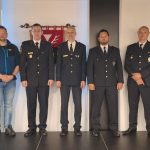 Policistům, kteří zachránili po nehodě život řidiči ve Studené, poděkoval starosta obce