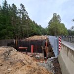 Práce na opravě průtahu ve Studené pokračují druhou etapou, postupuje i rekonstrukce mostu v Halámkách