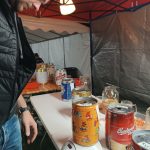 Staré Prachatice zažily další pikantní bitvu. Soutěž utopenců a sýrů měla grády