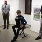 Barvou a hlínou. V plánské Galerii Fara vystavují Irena a Otakar Novákovi