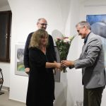 Barvou a hlínou. V plánské Galerii Fara vystavují Irena a Otakar Novákovi