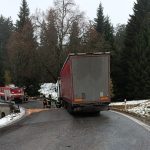 AKTUALIZOVÁNO: Nehoda dvou vozidel uzavřela silnici u Kubovy Hutě