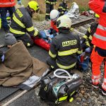 Požár a srážka drážního vozidla s německými cyklisty. U Stožce se konalo velké česko-německé cvičení