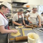 Hlavně s láskou! Tak se učí cukrařina v Táboře