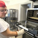 Hlavně s láskou! Tak se učí cukrařina v Táboře