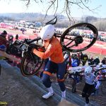 Juniorka Barbora Bukovská ovládla Světový pohár v cyklokrosu v Táboře! Domácí junior Tadeáš Pazourek obsadil 24. místo