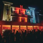 Písecké divadlo 17. listopadu zazářilo v barvách trikolory