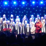 Advent na hradě přilákal stovky lidí. Ve Strakonicích se rozsvítil vánoční strom na hradním nádvoří i na malém náměstí