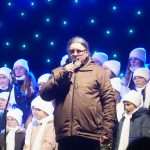 Advent na hradě přilákal stovky lidí. Ve Strakonicích se rozsvítil vánoční strom na hradním nádvoří i na malém náměstí