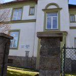 Ve Vyšším Brodě budují novou zušku z někdejší české školy